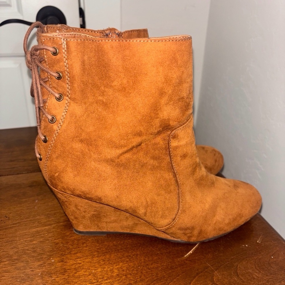 Women’s Tan Suede Wedge Ankle Boots with Lace-Up Back – Size 10